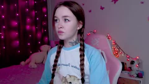 Snapshot of naughty_mablee chatting on 11.12.25 Mable online show from 11.12.25