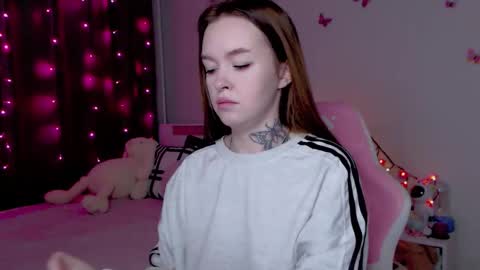 Snapshot of naughty_mablee chatting on 11.17.25 Mable online show from 11.17.25