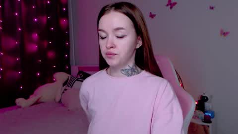 Snapshot of naughty_mablee chatting on 11.28.25 Mable online show from 11.28.25