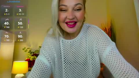 Snapshot of naughty_milena chatting on 05.21.26 Milena online show from 05.21.26