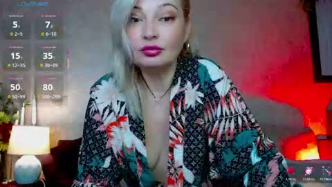 Snapshot of naughty_milena chatting on 06.10.26 Milena online show from 06.10.26