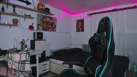 Snapshot of naughty_nik43 chatting on 01.09.25 Nik online show from 01.09.25