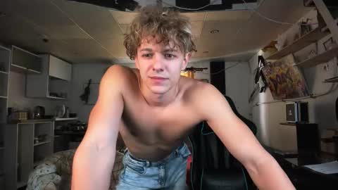 Snapshot of naughty_nik43 chatting on 09.25.25 Nik online show from 09.25.25