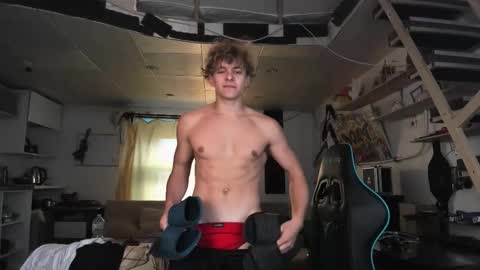 Snapshot of naughty_nik43 chatting on 09.29.25 Nik online show from 09.29.25