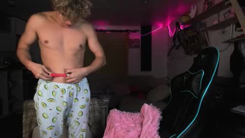 Snapshot of naughty_nik43 chatting on 10.01.25 Nik online show from 10.01.25