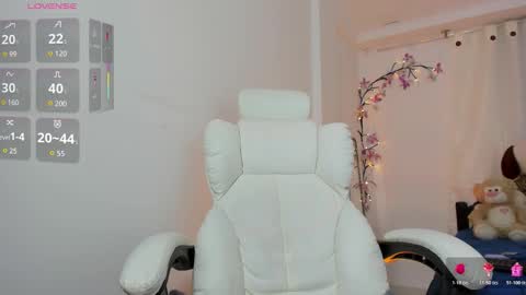 Snapshot of naughty_sexy_girl_1 chatting on 03.08.26 Lau online show from 03.08.26