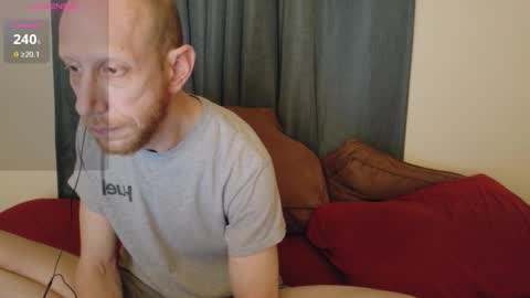 Snapshot of naughtybeeky chatting on 03.09.26 Beeker online show from 03.09.26