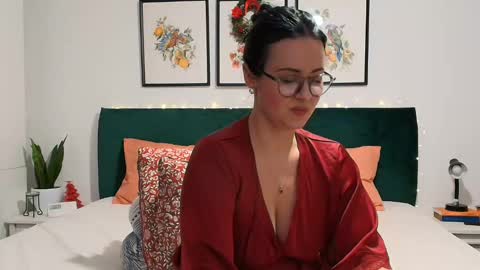 Snapshot of naughtybrunettexxx chatting on 12.07.24 NaughtyBrunetteXXX online show from 12.07.24