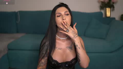 Snapshot of naughtycleo chatting on 07.16.26 cleo online show from 07.16.26
