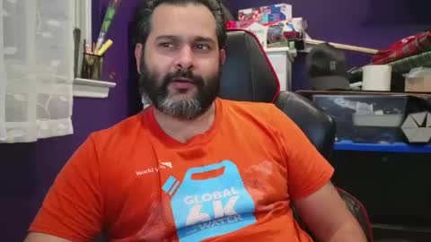 Snapshot of naughtydesicock chatting on 02.15.25 sakhtlaundaz online show from 02.15.25