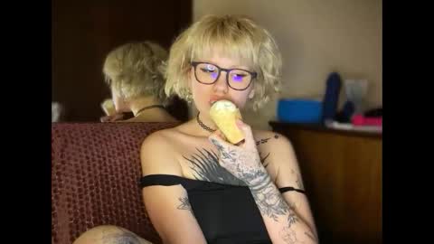 NaughtyLayla666 online show from 06.01.26