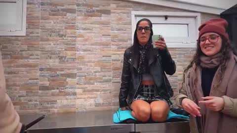 Snapshot of naughtyluxe chatting on 11.12.25 ANDREA STEPH MIKE online show from 11.12.25