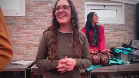 Snapshot of naughtyluxe chatting on 11.25.25 ANDREA STEPH MIKE online show from 11.25.25