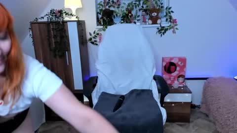 Milana - on air every day except Wednesday from 9 pm to 4 am European time online show from 02.04.25