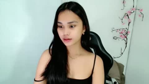 Snapshot of naughtymuse_ chatting on 04.14.26 ELISE online show from 04.14.26