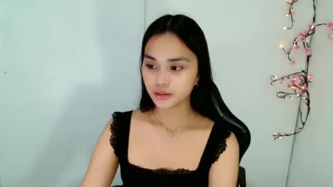 Snapshot of naughtymuse_ chatting on 04.15.26 ELISE online show from 04.15.26