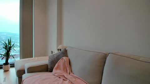 Gigi Chu  online show from 02.10.25