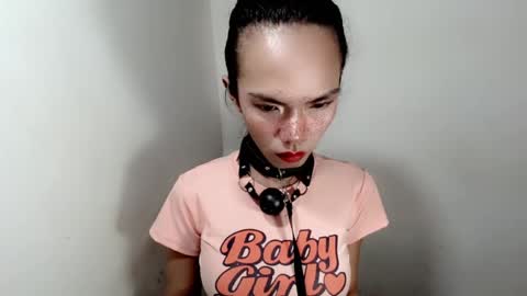 Snapshot of naughtypetiteangel chatting on 11.08.25 naughtypetiteangel online show from 11.08.25