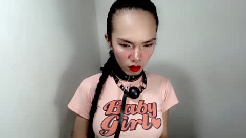 Snapshot of naughtypetiteangel chatting on 11.17.25 naughtypetiteangel online show from 11.17.25