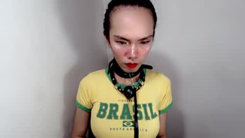 Snapshot of naughtypetiteangel chatting on 11.19.25 naughtypetiteangel online show from 11.19.25