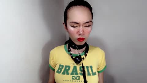 Snapshot of naughtypetiteangel chatting on 11.24.25 naughtypetiteangel online show from 11.24.25