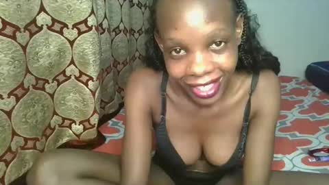 Snapshot of naughtysweetpie chatting on 12.01.25 naughty online show from 12.01.25