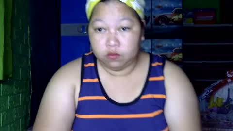 Snapshot of naughtyvina4u chatting on 06.16.26 VI NA online show from 06.16.26