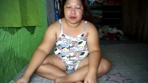 Snapshot of naughtyvina4u chatting on 07.18.26 VI NA online show from 07.18.26
