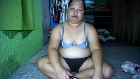 Snapshot of naughtyvina4u chatting on 07.19.26 VI NA online show from 07.19.26
