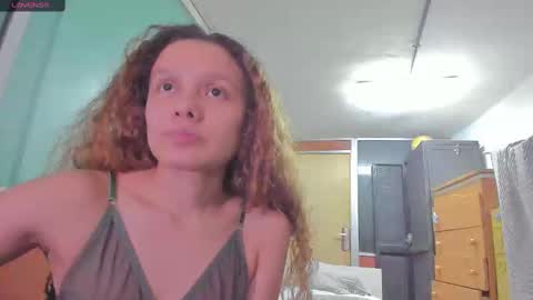 Snapshot of naugthtycurls chatting on 02.03.25 Arantxa online show from 02.03.25