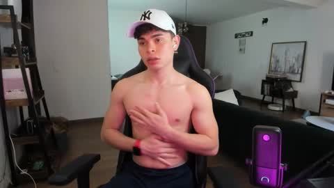 Snapshot of naugthy_alex chatting on 03.19.26 Alejoo twink online show from 03.19.26