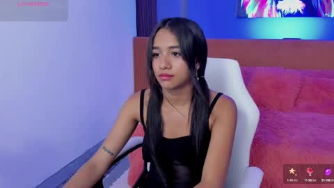Snapshot of naugthy_skinny chatting on 09.25.25 Angela online show from 09.25.25
