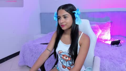 Snapshot of naugthy_skinny chatting on 10.16.25 Angela online show from 10.16.25