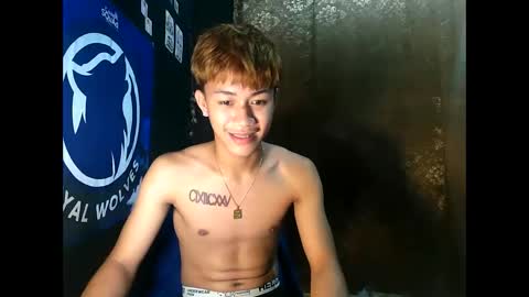 Snapshot of naugthyboyloy chatting on 10.10.25 Loy online show from 10.10.25