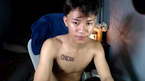 Snapshot of naugthyboyloy chatting on 01.11.26 Loy online show from 01.11.26