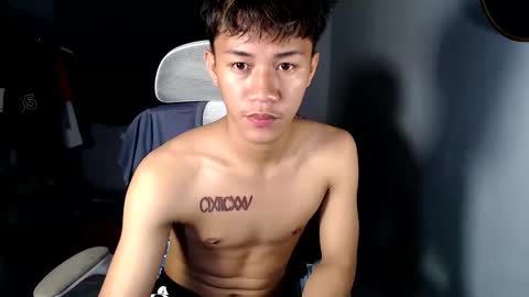 Snapshot of naugthyboyloy chatting on 04.06.26 Loy online show from 04.06.26