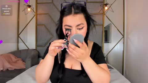 NavannyCattan online show from 10.02.25