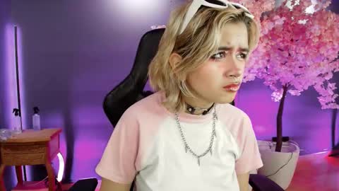 Navier  online show from 11.06.25