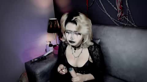 Navier  online show from 12.15.25