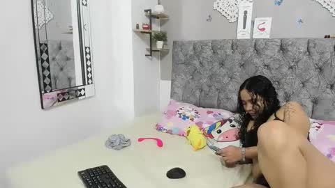 nay_and_aleja online show from 12.04.24