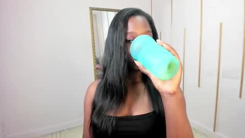 Nayaris 3 online show from 10.18.25