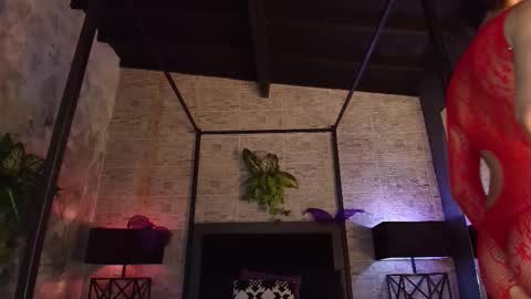 Nayla  online show from 12.05.25