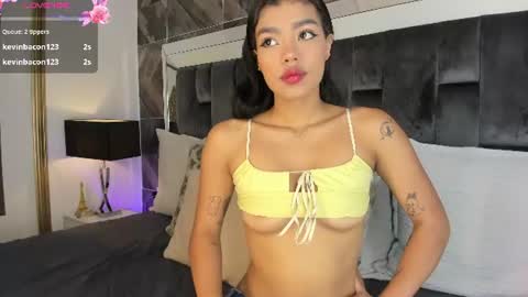 Snapshot of naylagrey chatting on 07.16.26 online show from 07.16.26