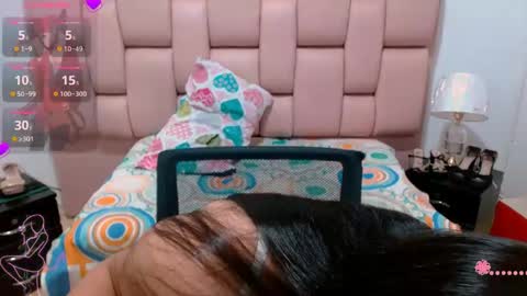 Snapshot of naylahot18 chatting on 04.25.26 nayla online show from 04.25.26