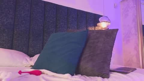 Snapshot of naylapot_ chatting on 02.08.25 Juli online show from 02.08.25