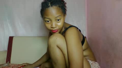 Snapshot of nayrah12 chatting on 12.04.25 nayrah12 online show from 12.04.25