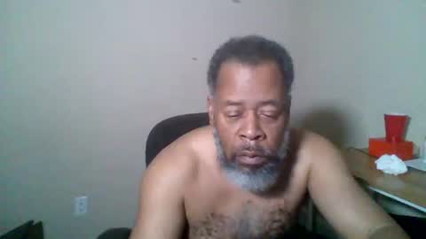 Snapshot of ncmale2021 chatting on 09.12.25 Terry online show from 09.12.25