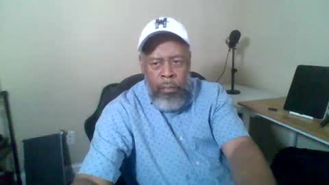 Snapshot of ncmale2021 chatting on 09.15.25 Terry online show from 09.15.25