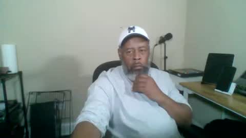 Snapshot of ncmale2021 chatting on 09.24.25 Terry online show from 09.24.25