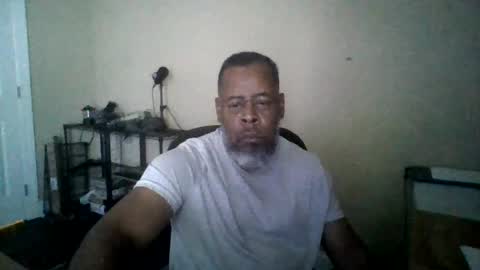 Snapshot of ncmale2021 chatting on 10.02.25 Terry online show from 10.02.25